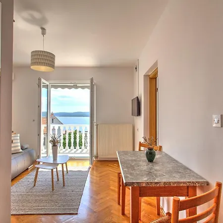 Anmarie Apartment