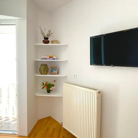 Anmarie 크리크베니카