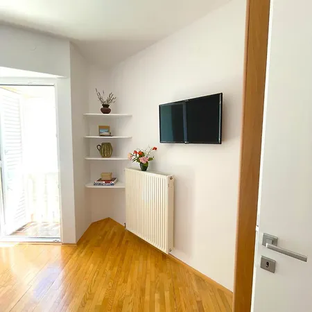Anmarie Apartment